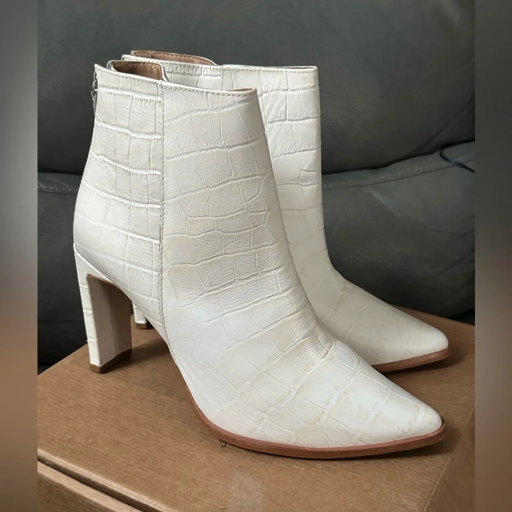 This is a Kaanas Cologne Croc-Embossed High-Heeled Boot in ivory bovine leather